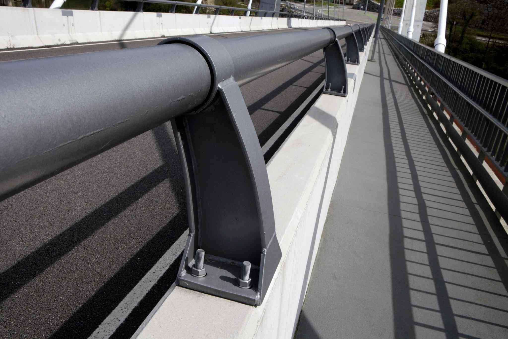 पुल की रेलिंग