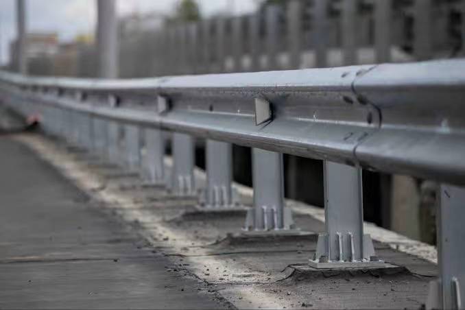 Highway guardrail